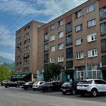 Završena sanacija platoa i prilaza zgradi u ulici Zije Dizdarevića broj 30., u naselju Blatuša