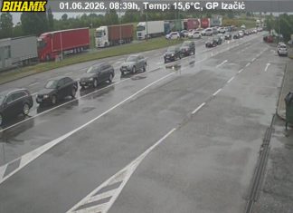 Izačić, Brod… Duge kolone na izlazu iz BiH